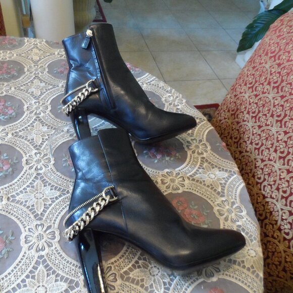 Lanvin Black Lamb Leather Ankle Boots w/Zipper-Chain Ankle Detail Size 40 - Picture 2 of 16